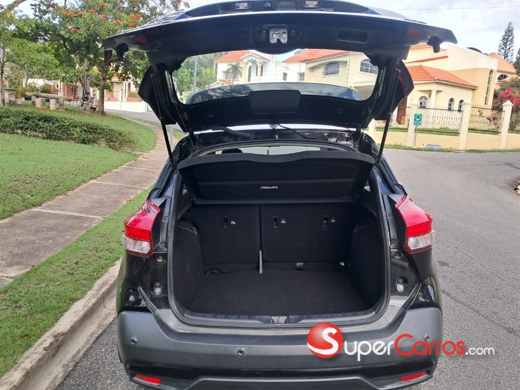 2020 Nissan Kicks SR — foto 11 / 12