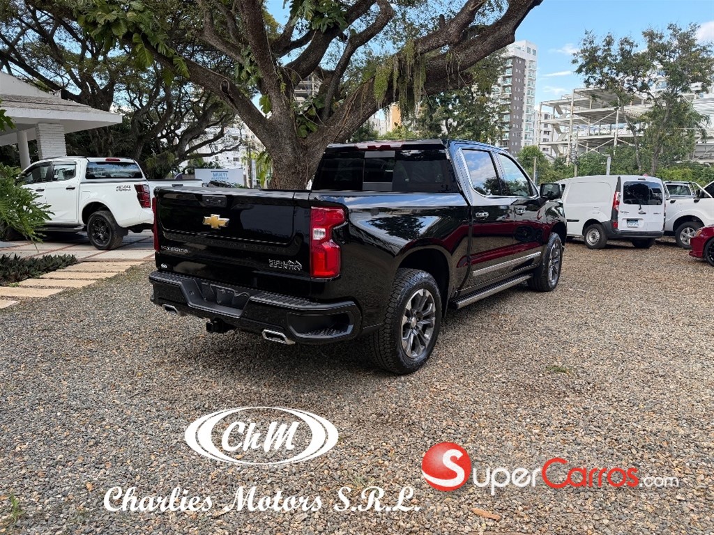 2026 Chevrolet Silverado High Country Duramax — foto 4 / 12