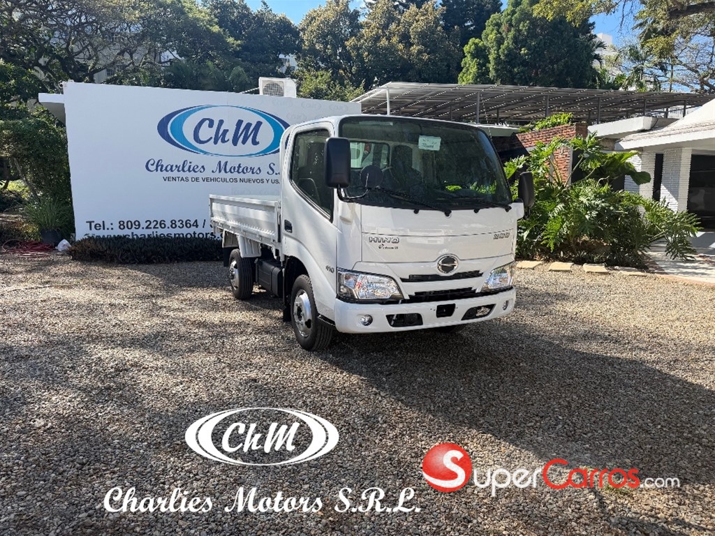 2026 Hino 200 230L — foto 2 / 8