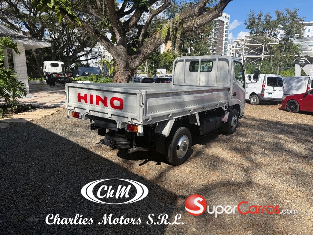 2026 Hino 200 230L — foto 3 / 8