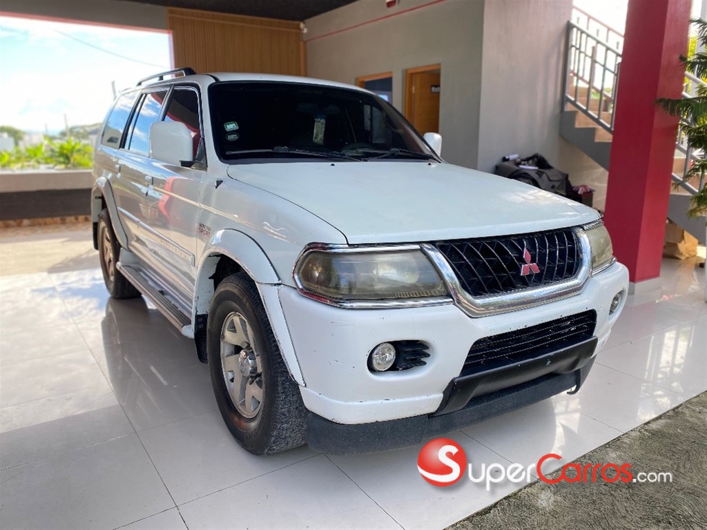 2001 Mitsubishi Motors Montero Sport — foto 2 / 8