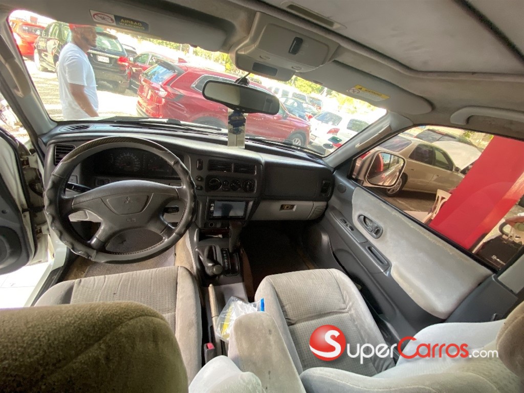 2001 Mitsubishi Motors Montero Sport — foto 4 / 8