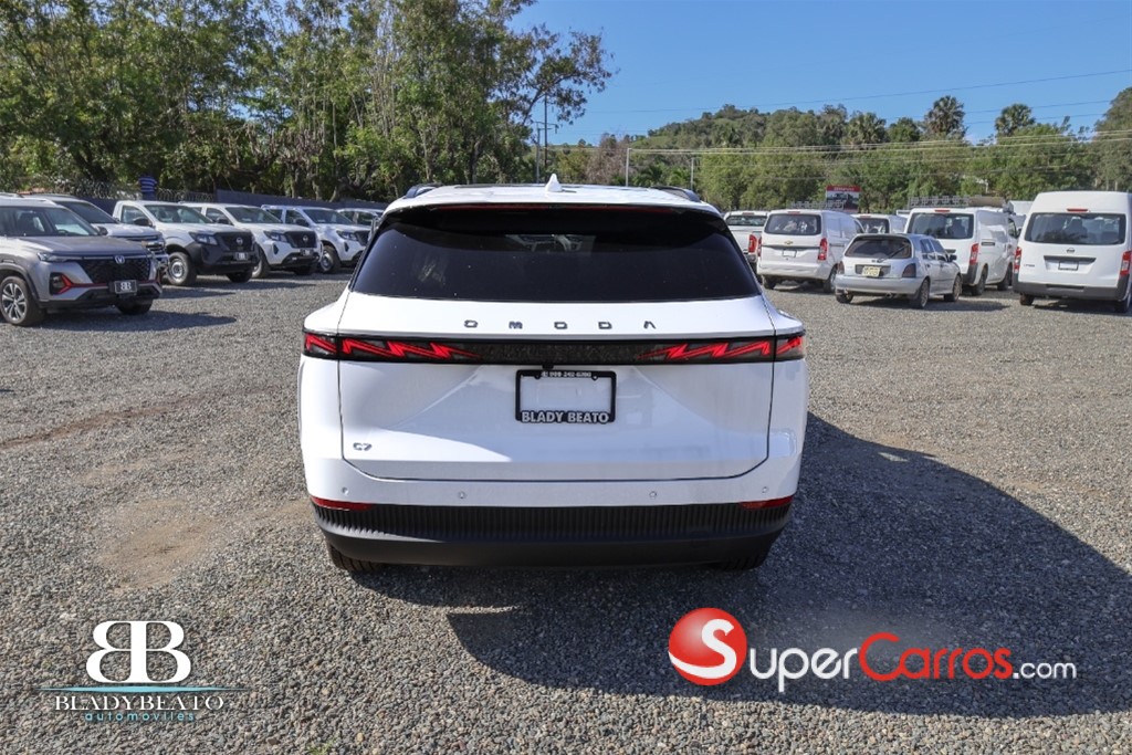 2026 OMODA C7 Ice Luxury — foto 2 / 12