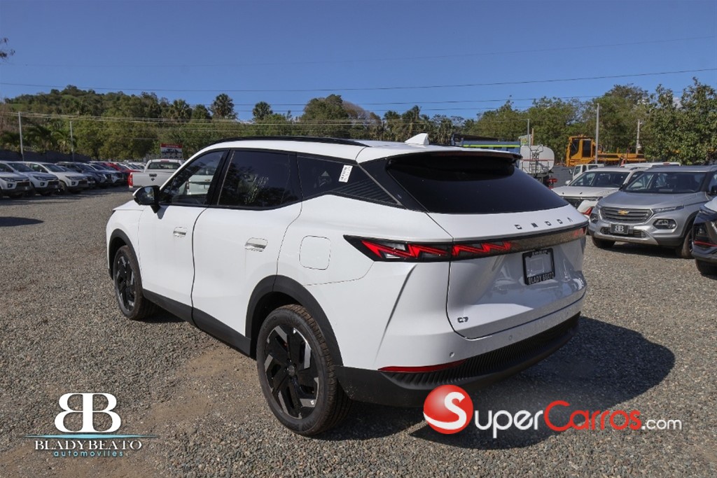 2026 OMODA C7 Ice Luxury — foto 3 / 12
