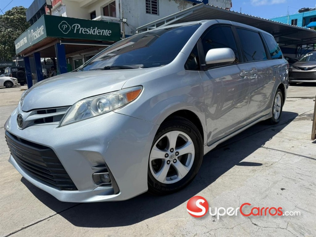 2020 Toyota Sienna CE