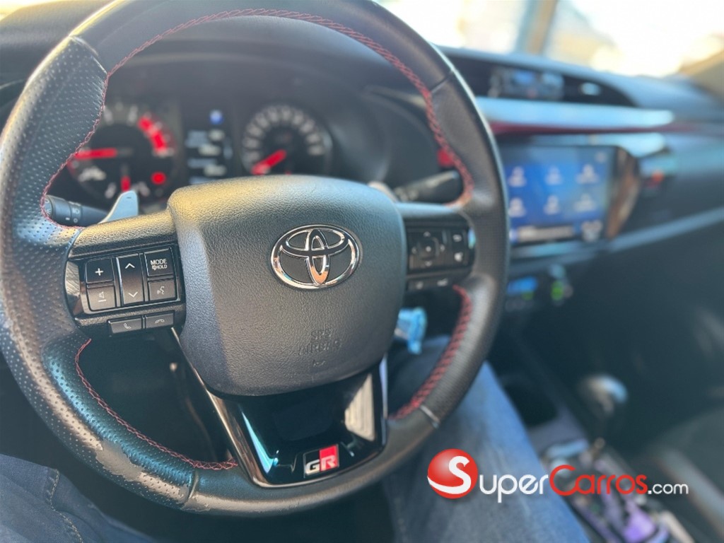 2023 Toyota Hilux GR Sport — foto 2 / 11