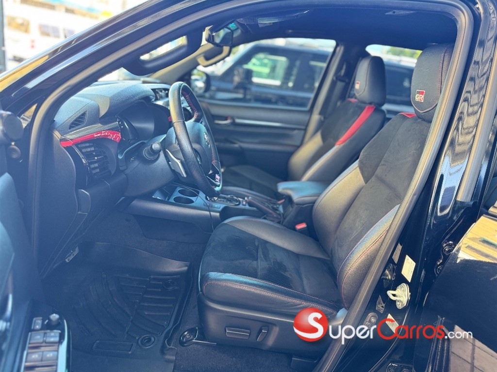 2023 Toyota Hilux GR Sport — foto 5 / 11