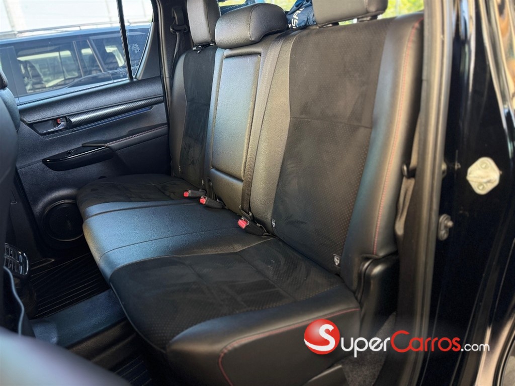 2023 Toyota Hilux GR Sport — foto 6 / 11