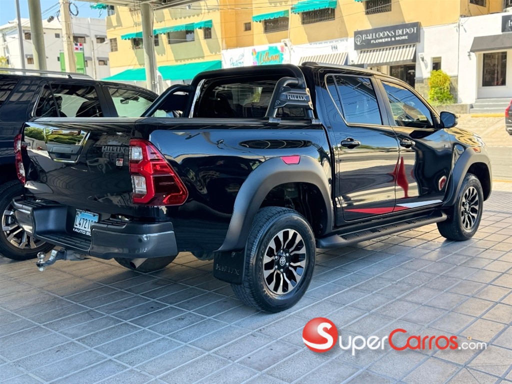 2023 Toyota Hilux GR Sport — foto 9 / 11