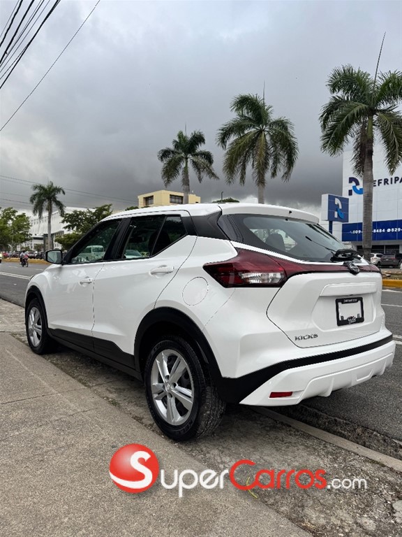 2022 Nissan Kicks — foto 4 / 10