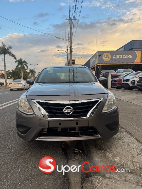 2018 Nissan Versa — foto 2 / 8