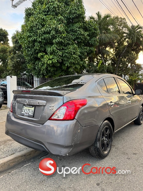 2018 Nissan Versa — foto 3 / 8
