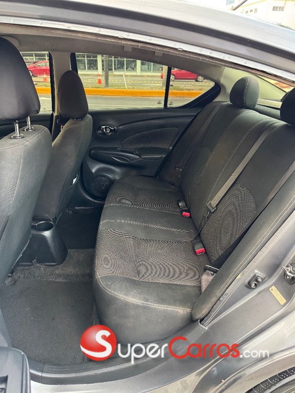 2018 Nissan Versa — foto 6 / 8