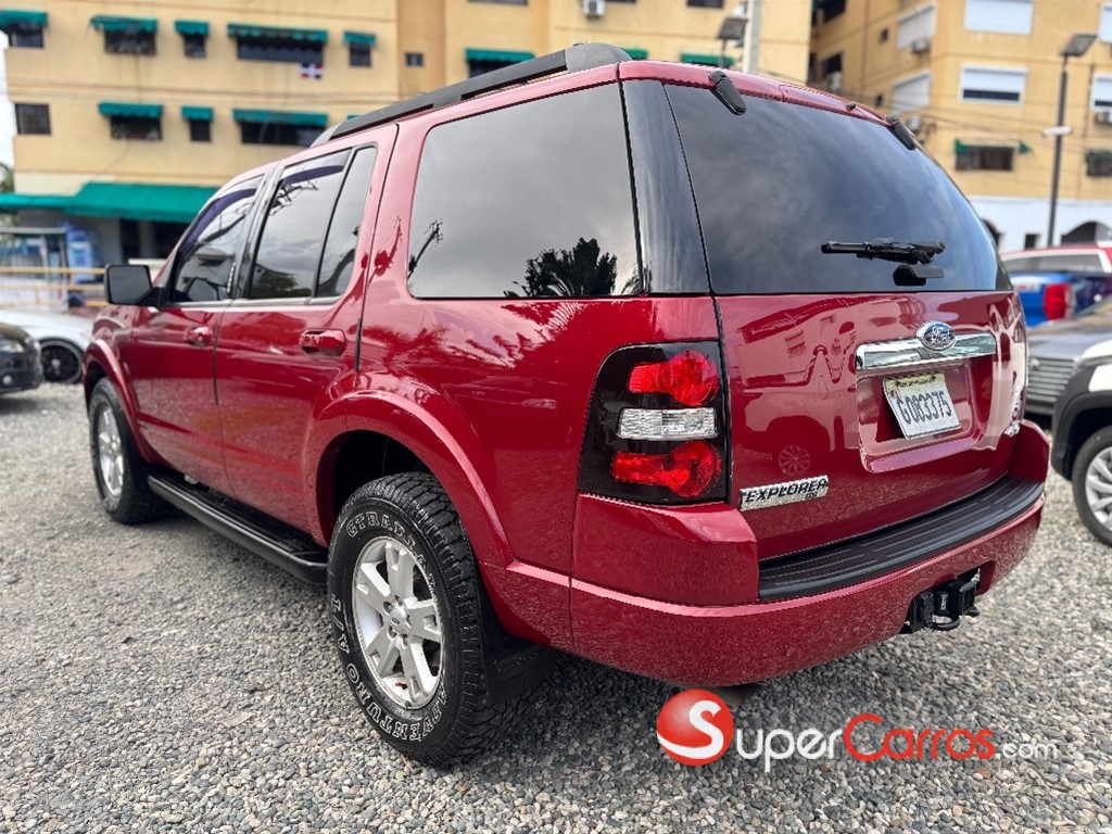 2010 Ford Explorer XLT 4WD — foto 3 / 12