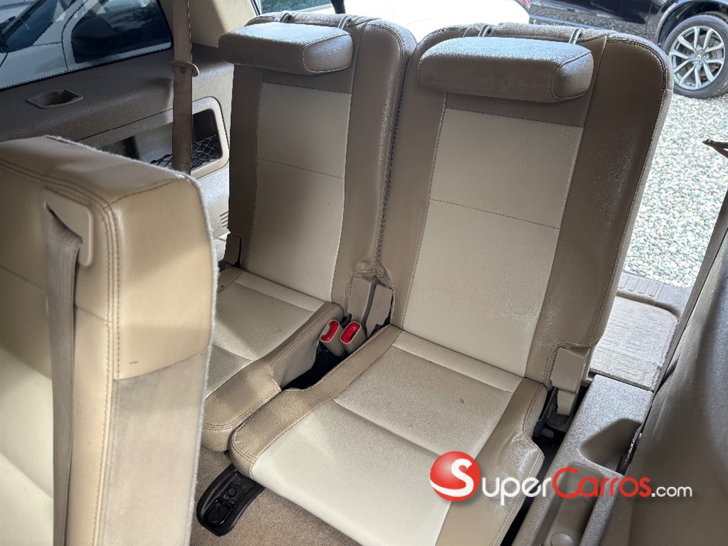 2010 Ford Explorer XLT 4WD — foto 8 / 12