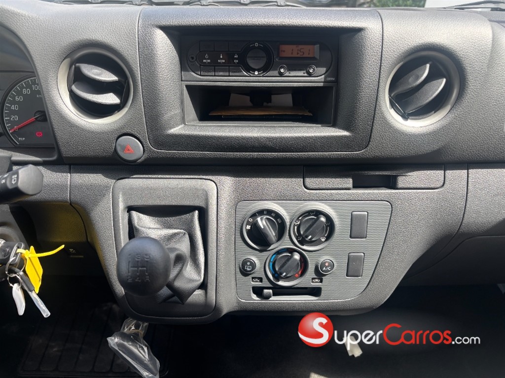 2026 Nissan Urvan Cargo — foto 8 / 10