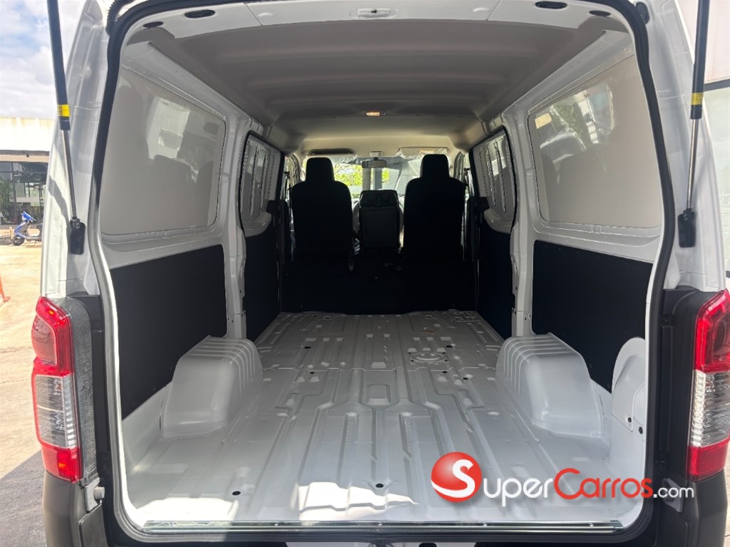 2026 Nissan Urvan Cargo — foto 10 / 10