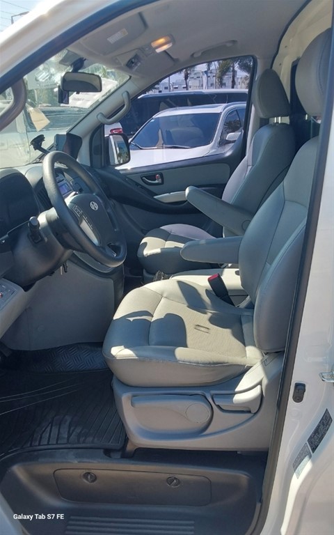 2015 Hyundai Grand Starex AMBULANCIA — foto 8 / 10