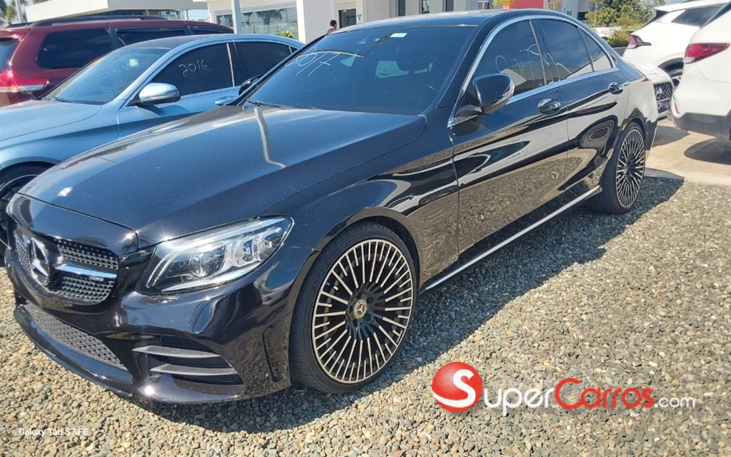 2017 Mercedes-Benz Clase C 300 — foto 2 / 7