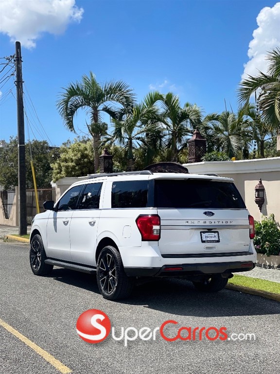 2022 Ford Expedition XLT — foto 6 / 12