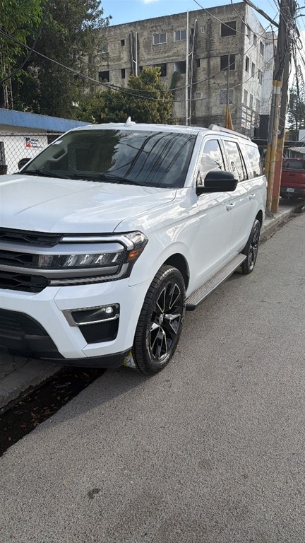 2022 Ford Expedition XLT — foto 9 / 12