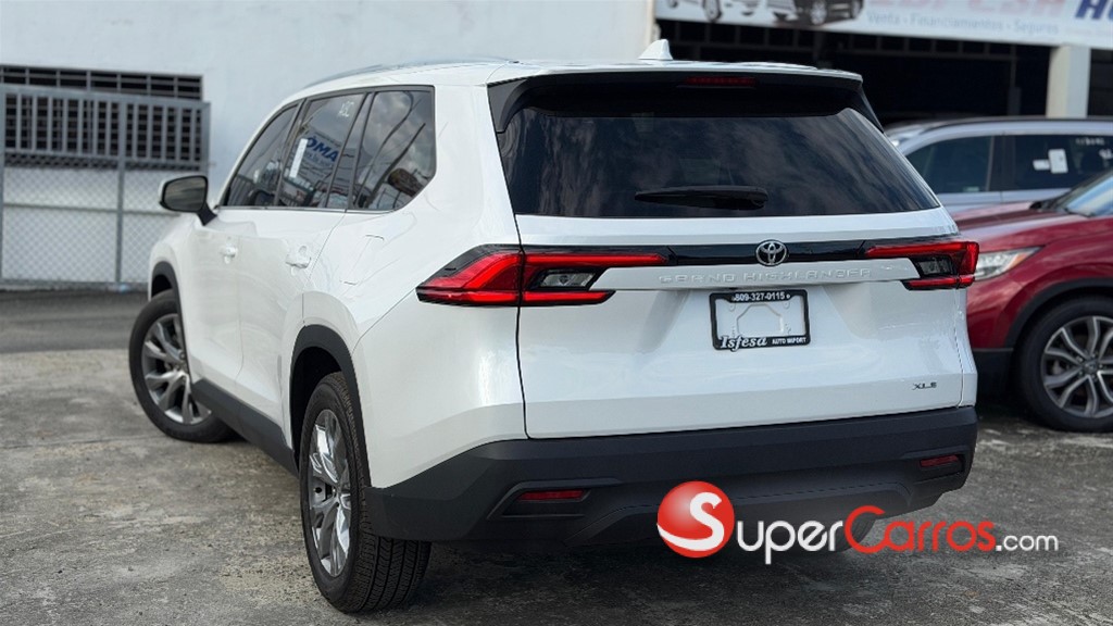 2024 Toyota Grand Highlander XLE — foto 4 / 9