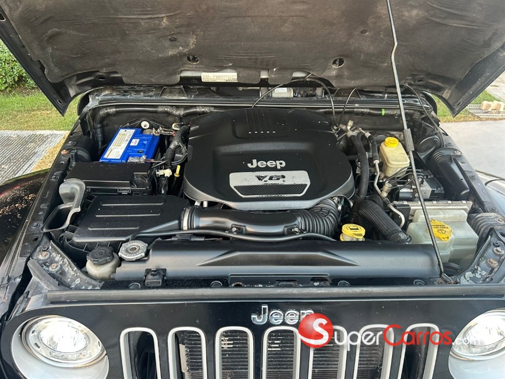 2017 Jeep Wrangler Sahara Unlimited — foto 3 / 9