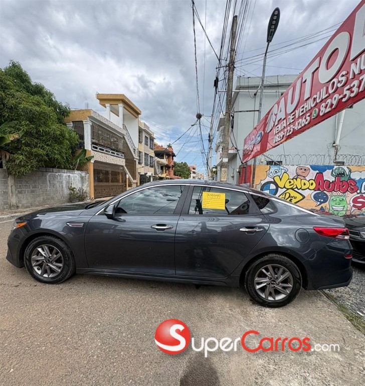 2020 Kia Optima LX — foto 6 / 12