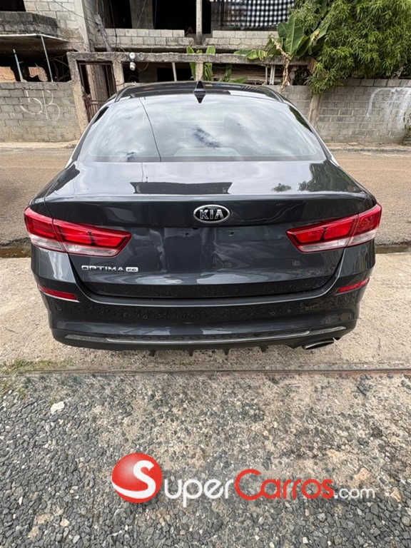 2020 Kia Optima LX — foto 8 / 12