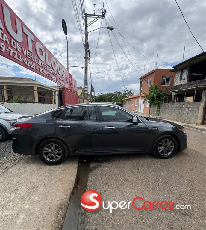 2020 Kia Optima LX — foto 10 / 12