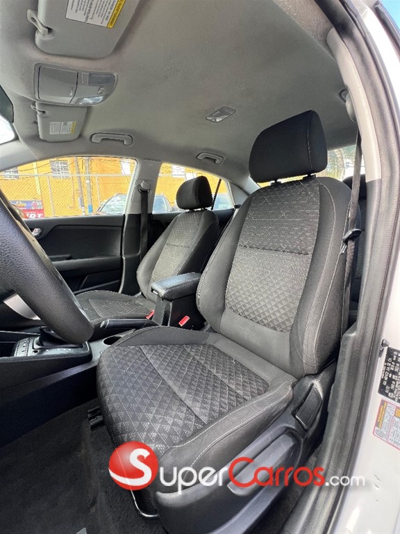 2022 Kia Rio LX — foto 6 / 11