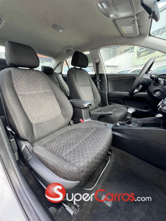 2022 Kia Rio LX — foto 7 / 11