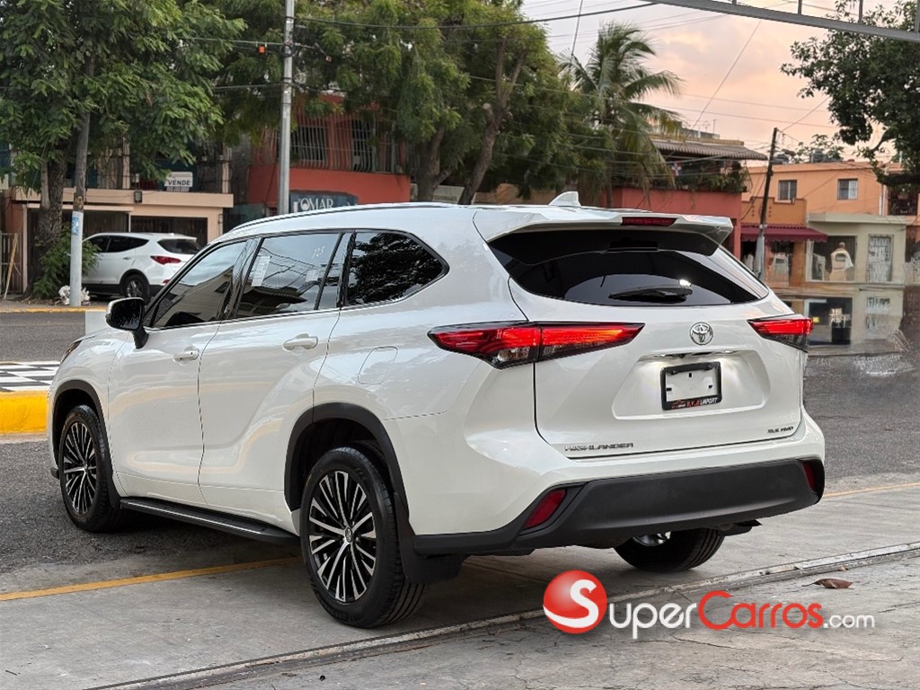 2021 Toyota Highlander XLE — foto 8 / 10