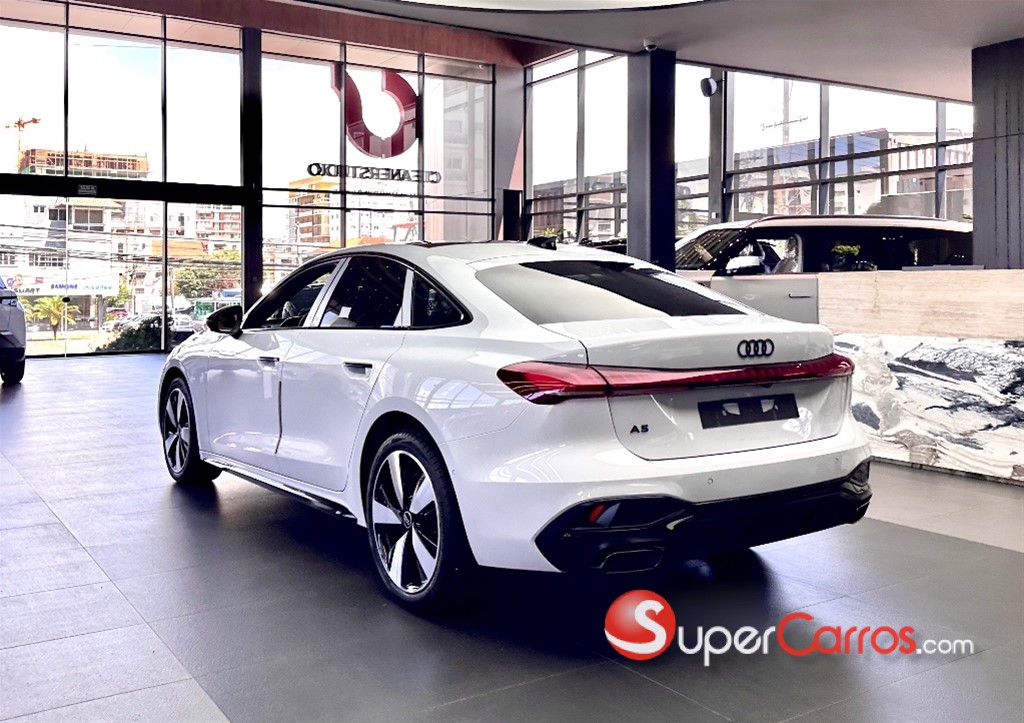 2025 Audi A5 S-Line — foto 9 / 10