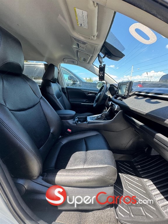 2020 Toyota RAV4 XLE — foto 7 / 11