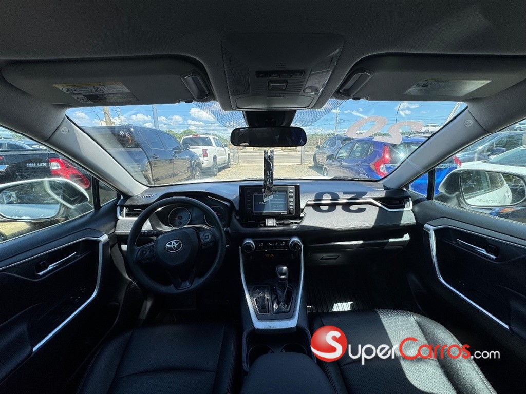 2020 Toyota RAV4 XLE — foto 8 / 11