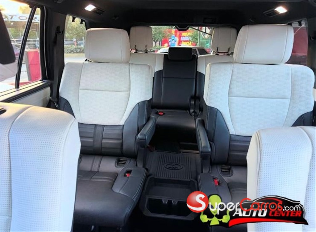 2023 Toyota Sequoia Capstone — foto 2 / 12