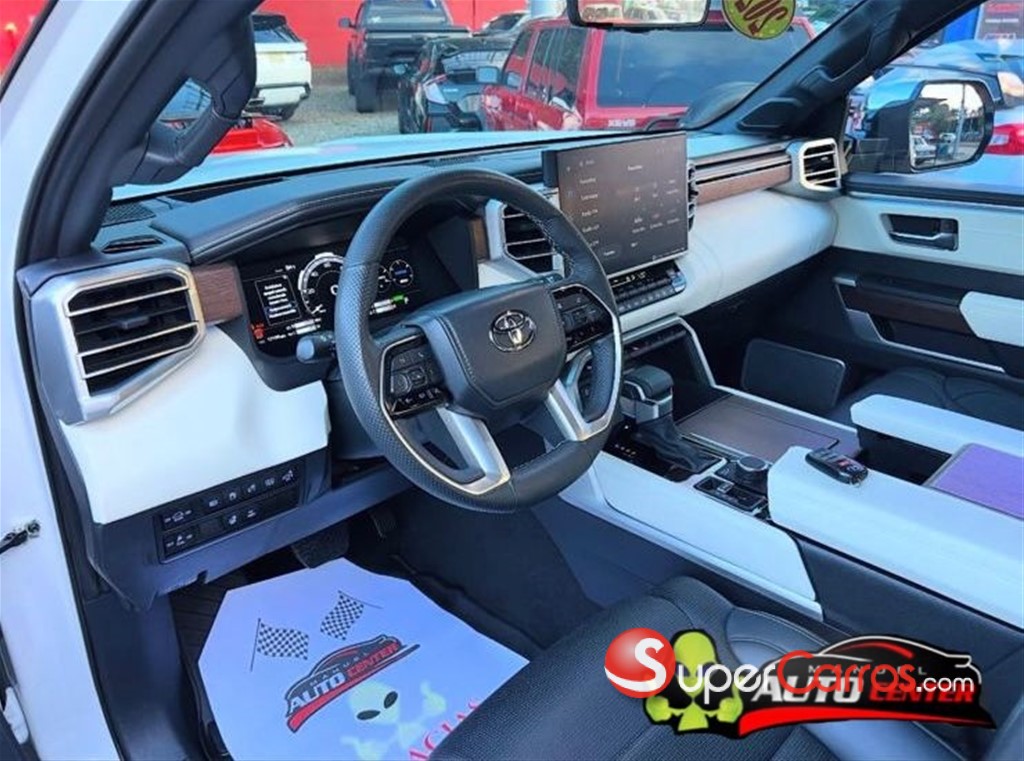 2023 Toyota Sequoia Capstone — foto 9 / 12