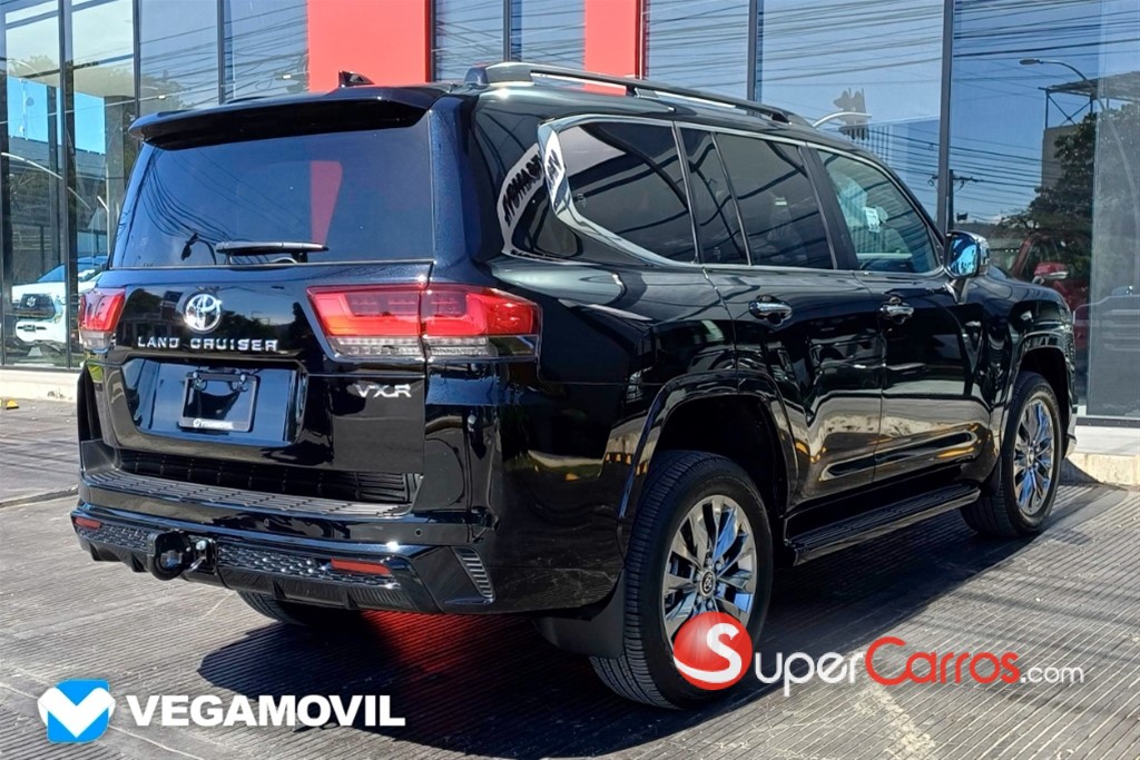 2027 Toyota Land Cruiser VXR — foto 3 / 12