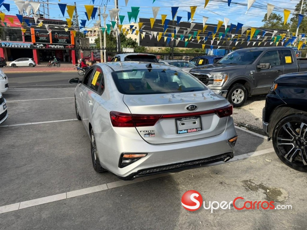 2020 Kia Forte LXS — foto 3 / 4