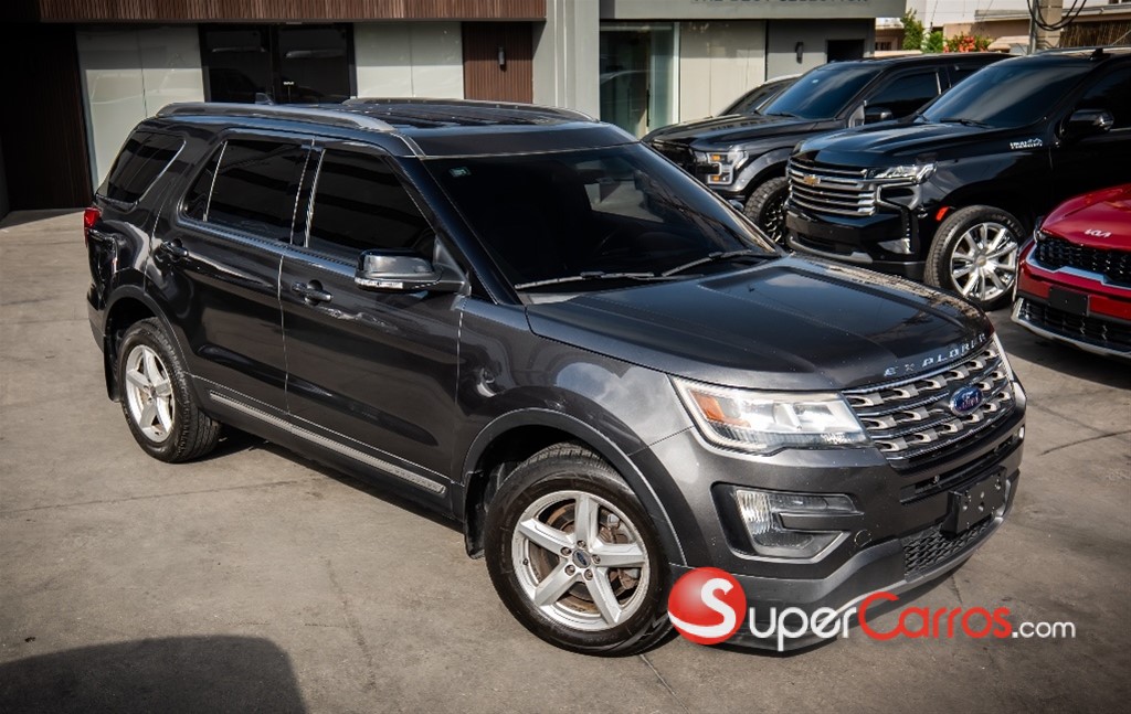 2016 Ford Explorer XLT 4WD — foto 2 / 9