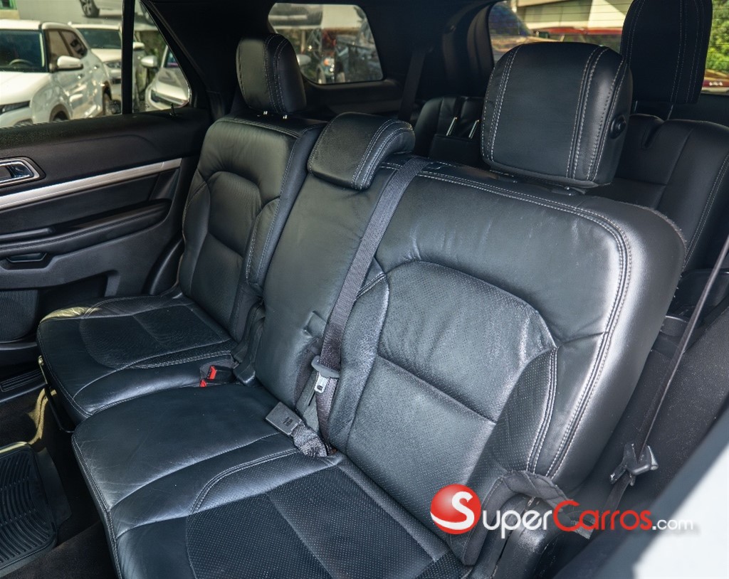 2016 Ford Explorer XLT 4WD — foto 6 / 9