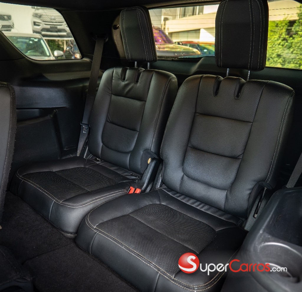 2016 Ford Explorer XLT 4WD — foto 7 / 9