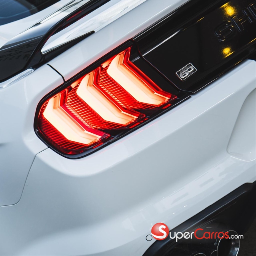 2022 Ford Mustang GT — foto 8 / 11