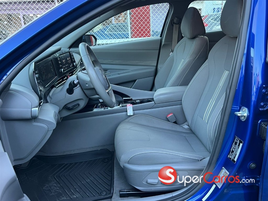 2021 Hyundai Elantra SEL — foto 10 / 12