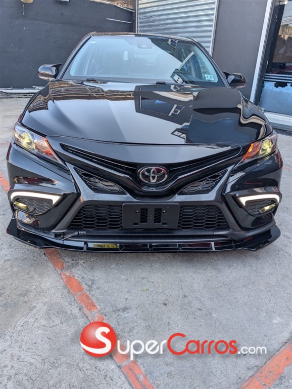 2022 Toyota Camry SE — foto 8 / 12