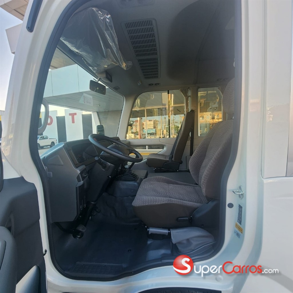 2026 Toyota Coaster — foto 3 / 10