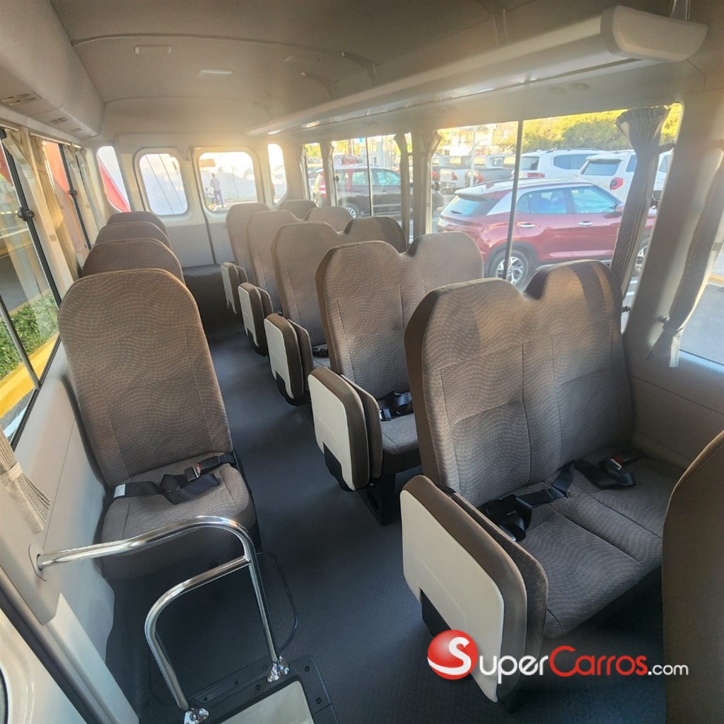 2026 Toyota Coaster — foto 7 / 10