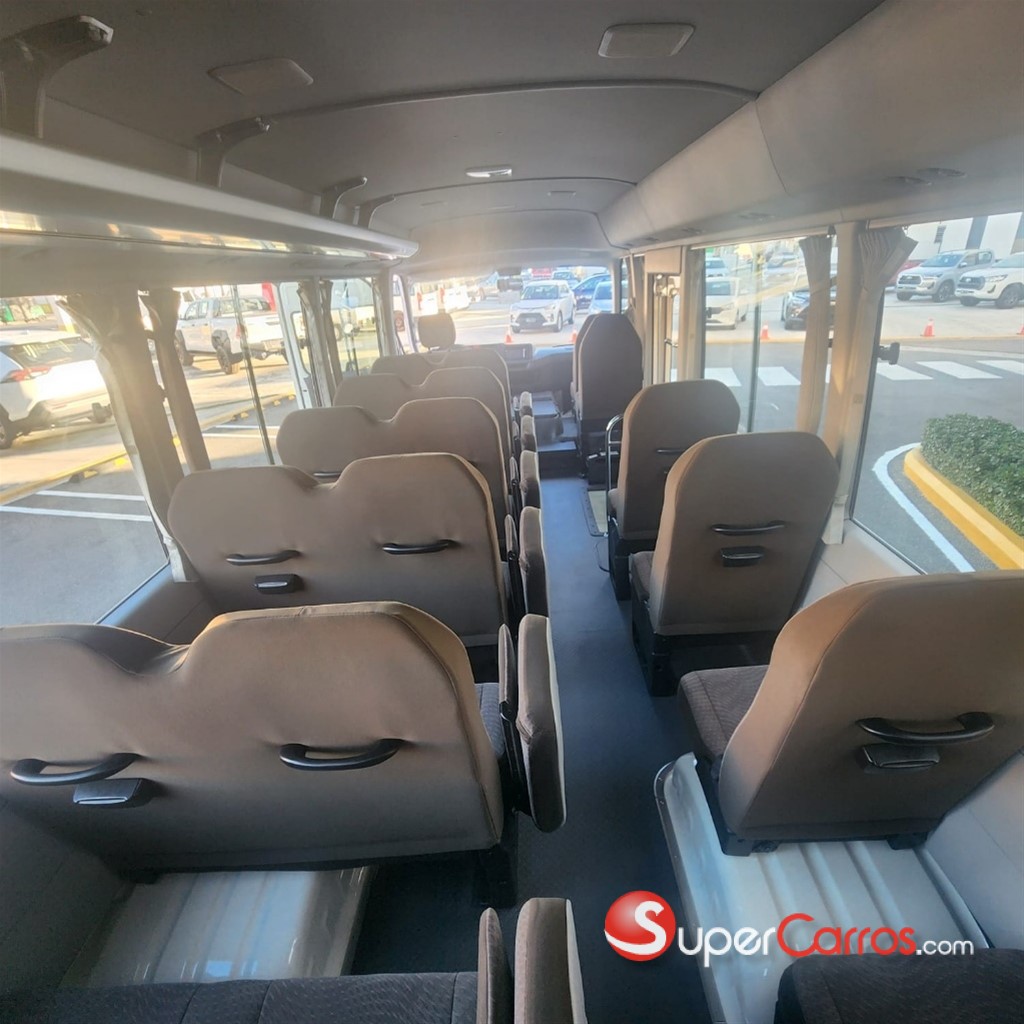 2026 Toyota Coaster — foto 10 / 10
