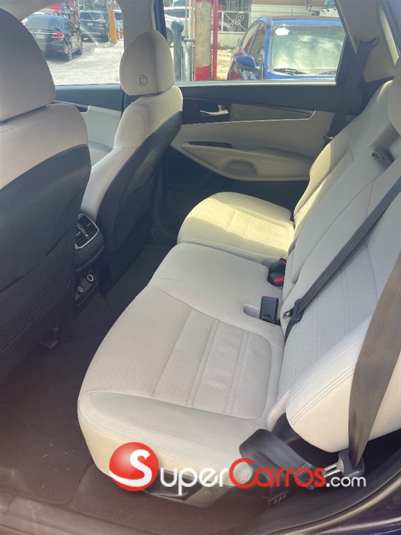 2018 Kia Sorento LX — foto 9 / 12